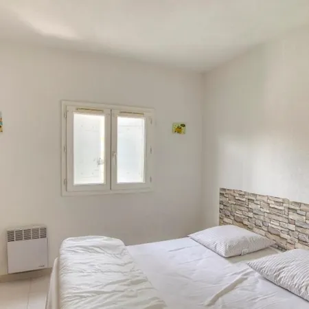 Bright Duplex With Pool And Terrace